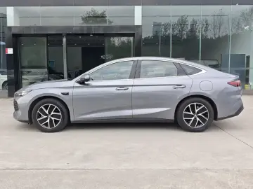 2025 BYD Qin L с пробегом 9 000 км