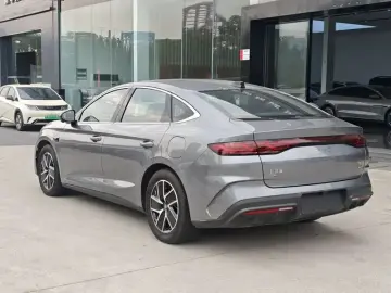 2025 BYD Qin L с пробегом 9 000 км