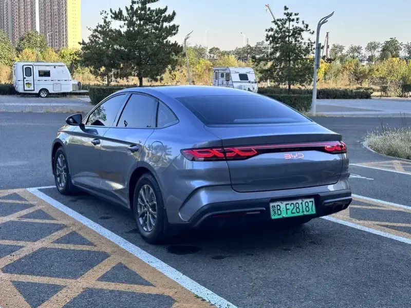 2024 BYD Qin L с пробегом 18 000 км