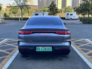 2024 BYD Qin L с пробегом 18 000 км