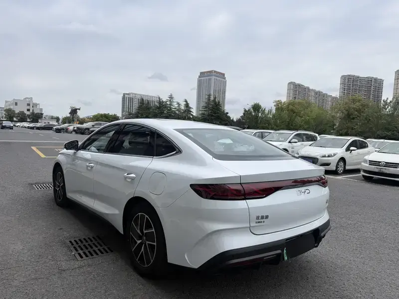 2024 BYD Qin L с пробегом 7 500 км