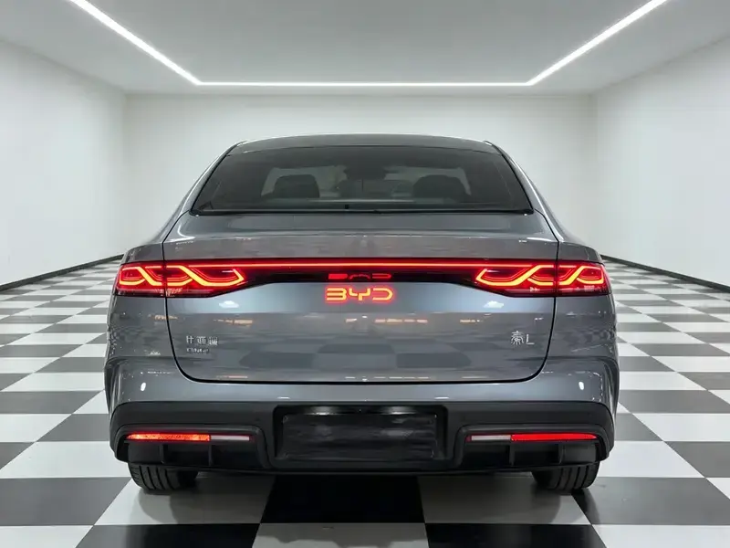 2024 BYD Qin L с пробегом 13 000 км