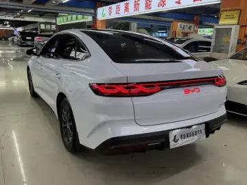 2024 BYD Qin L с пробегом 42 000 км