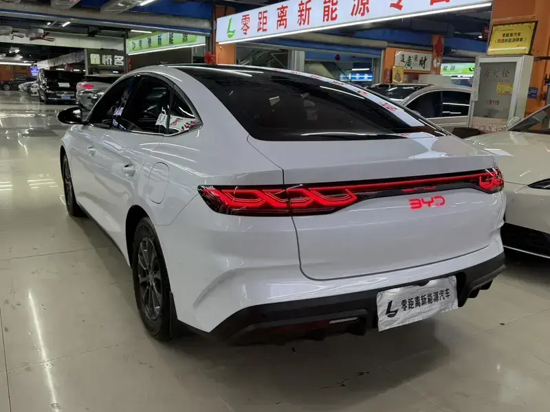 2024 BYD Qin L с пробегом 42 000 км
