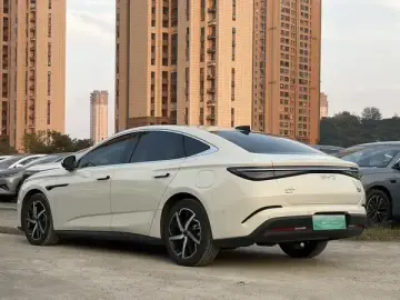 2026 BYD Seal 07 с пробегом 14 000 км