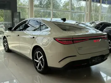 2026 BYD Seal 07 с пробегом 5 000 км