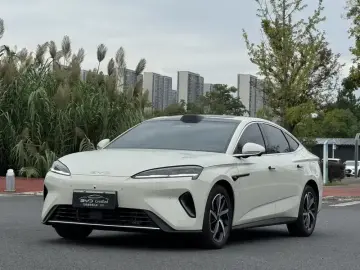 2026 BYD Seal 07 с пробегом 10 000 км