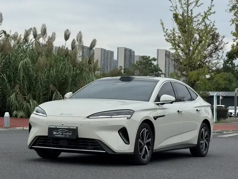2026 BYD Seal 07 с пробегом 10 000 км