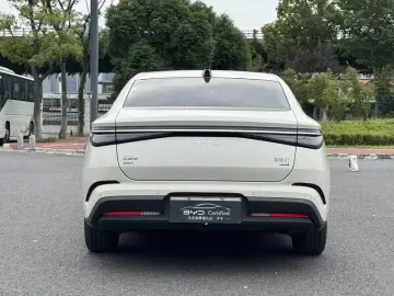 2026 BYD Seal 07 с пробегом 10 000 км