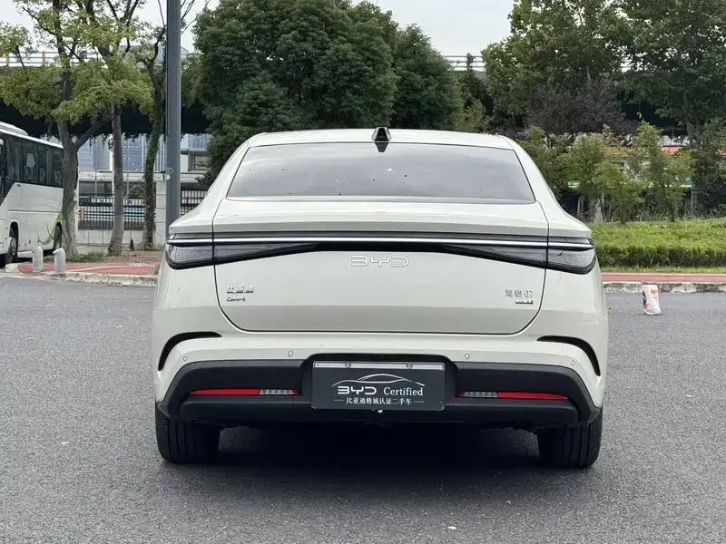 2026 BYD Seal 07 с пробегом 10 000 км