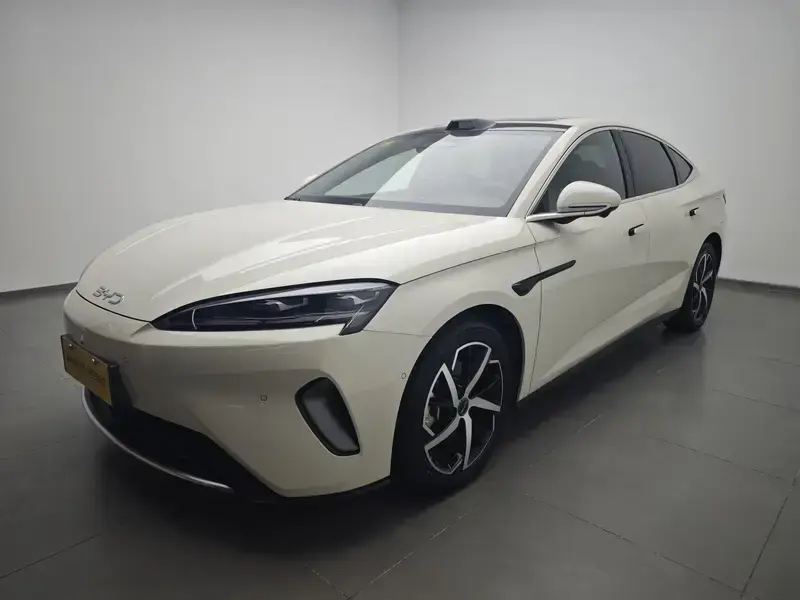 2026 BYD Seal 07 с пробегом 4 000 км