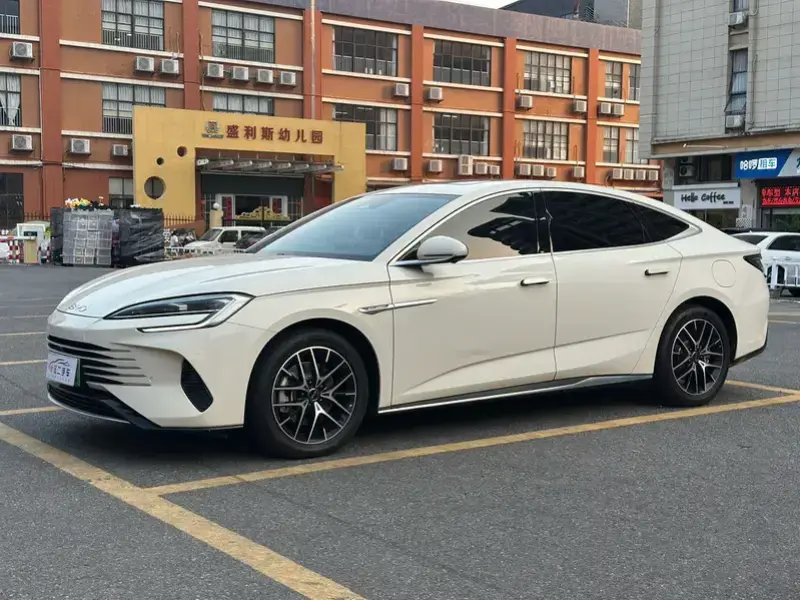 2025 BYD Seal 07 с пробегом 27 000 км