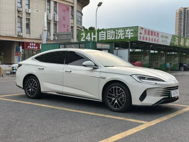 2025 BYD Seal 07 с пробегом 27 000 км