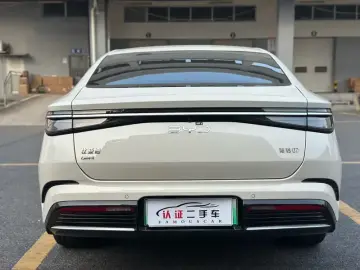 2025 BYD Seal 07 с пробегом 27 000 км