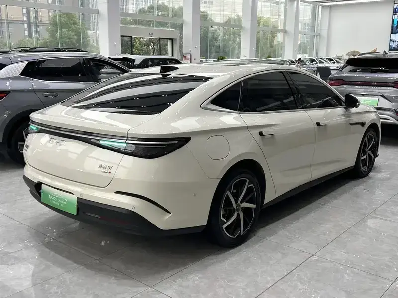 2026 BYD Seal 07 с пробегом 18 500 км