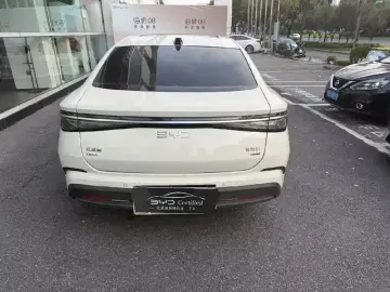2026 BYD Seal 07 с пробегом 6 300 км
