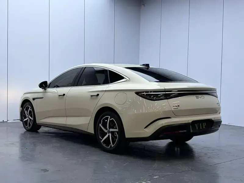 2026 BYD Seal 07 с пробегом 9 000 км