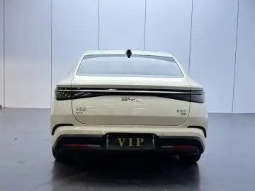 2026 BYD Seal 07 с пробегом 9 000 км