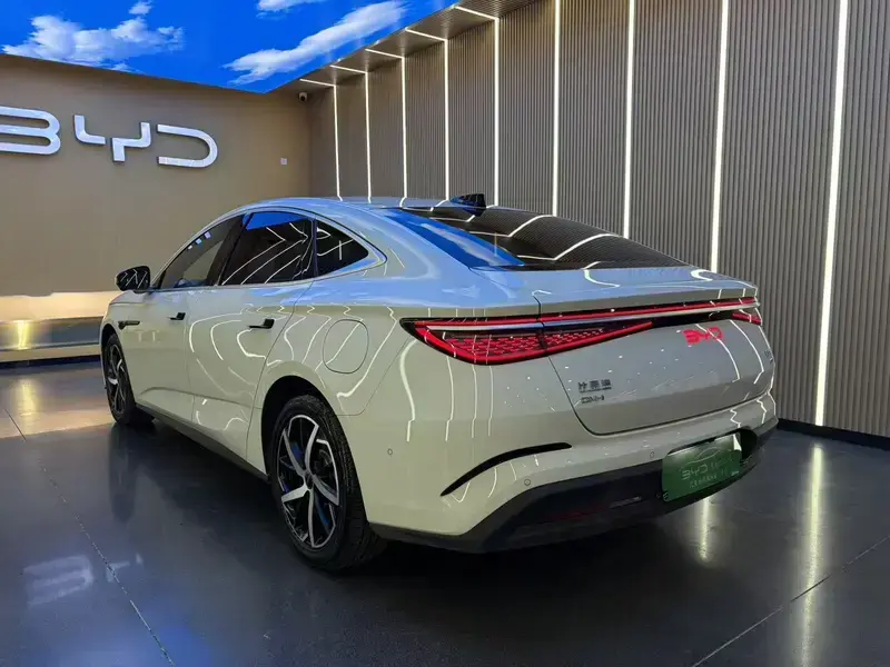 2026 BYD Seal 07 с пробегом 1 700 км