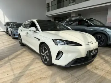 2026 BYD Seal 07 с пробегом 4 000 км