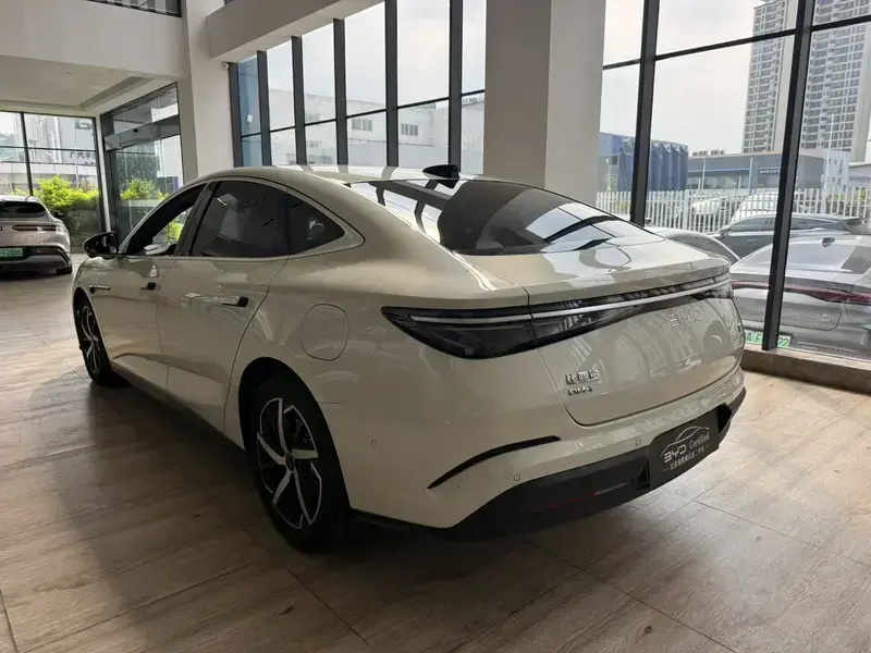 2026 BYD Seal 07 с пробегом 4 000 км
