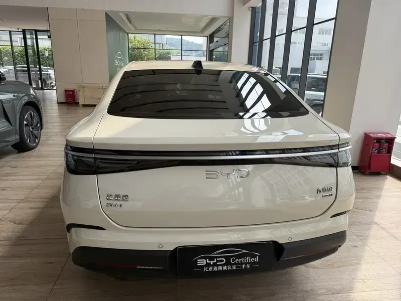 2026 BYD Seal 07 с пробегом 4 000 км
