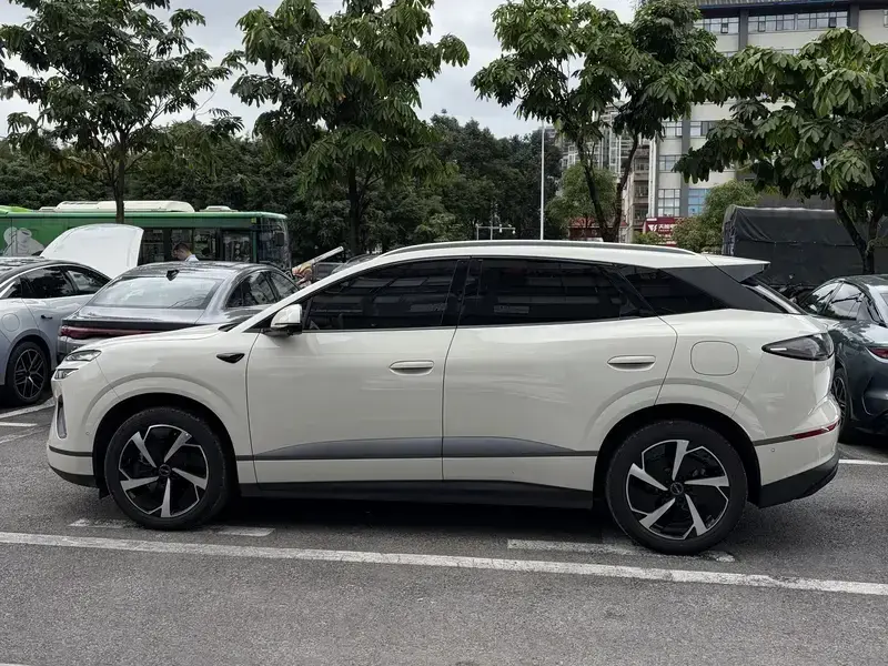 2025 BYD Sea Lion 06 с пробегом 3 000 км