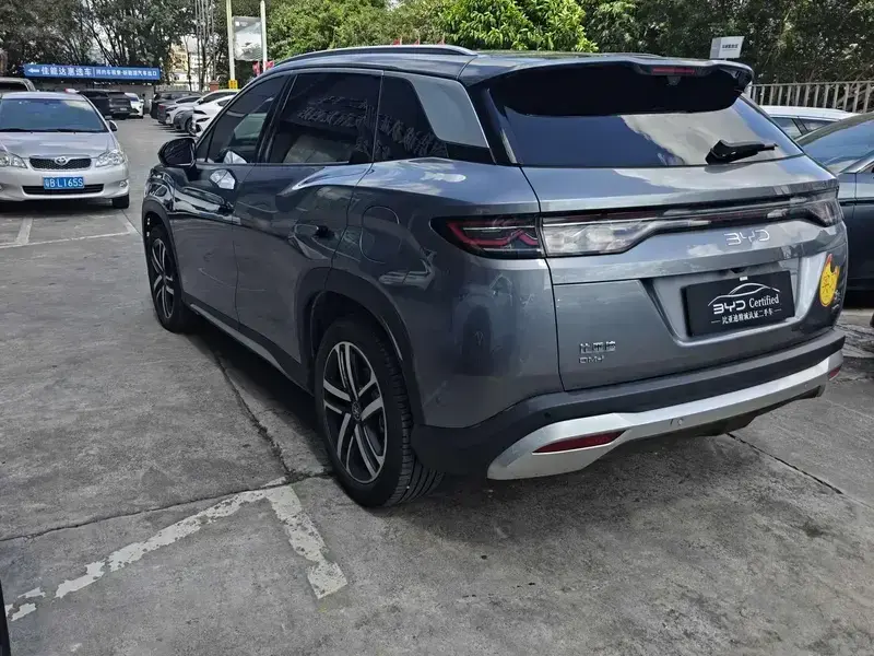 2025 BYD Song L с пробегом 3 500 км