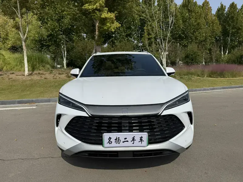 2025 BYD Song L с пробегом 23 000 км