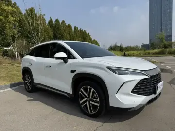 2025 BYD Song L с пробегом 23 000 км