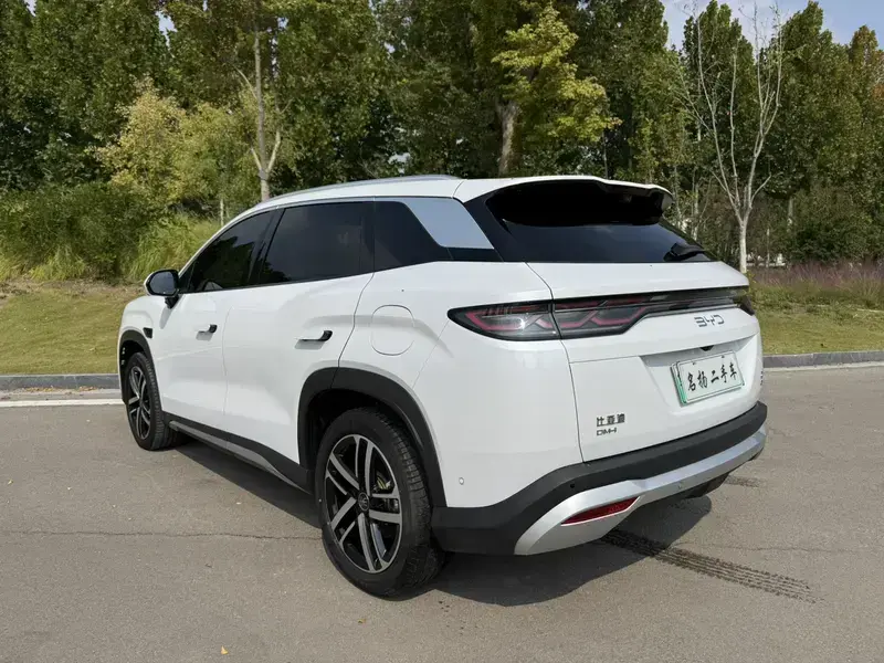 2025 BYD Song L с пробегом 23 000 км