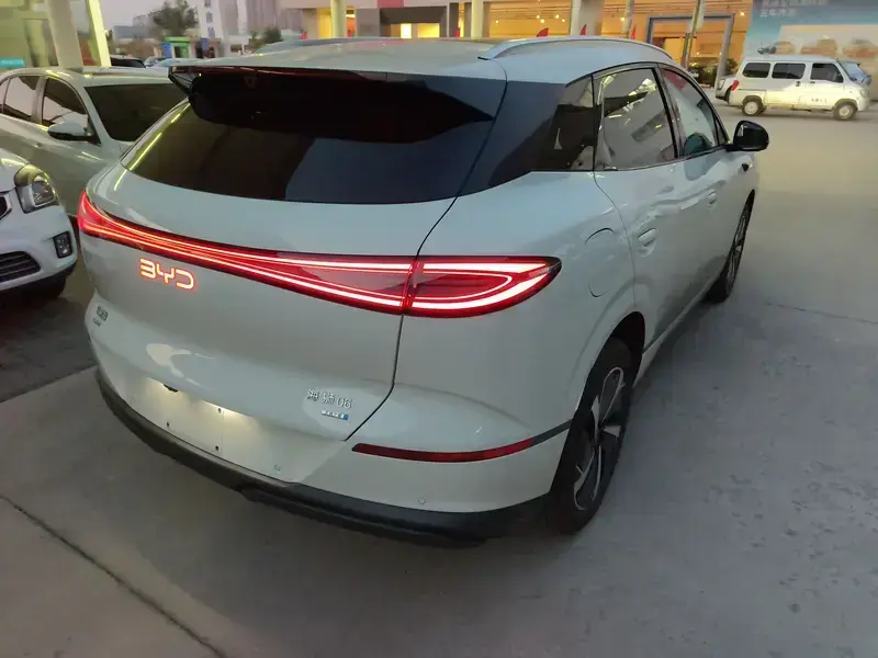 2025 BYD Sea Lion 06 с пробегом 7 800 км