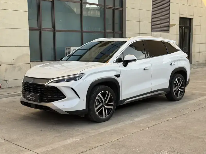 2025 BYD Song L с пробегом 38 500 км