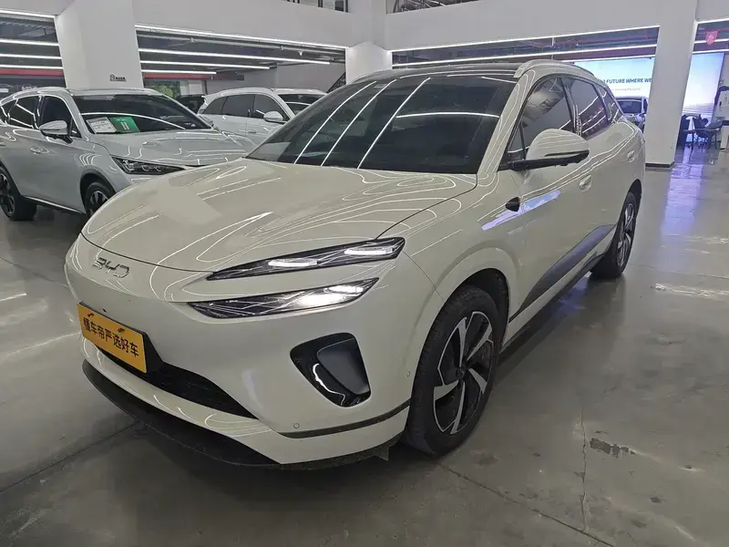 2025 BYD Sea Lion 06 с пробегом 5 800 км