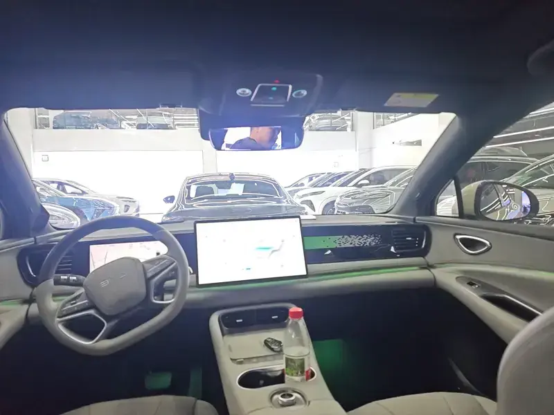 2025 BYD Sea Lion 06 с пробегом 5 800 км
