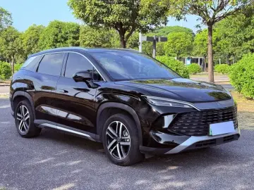 2025 BYD Song L с пробегом 10 000 км
