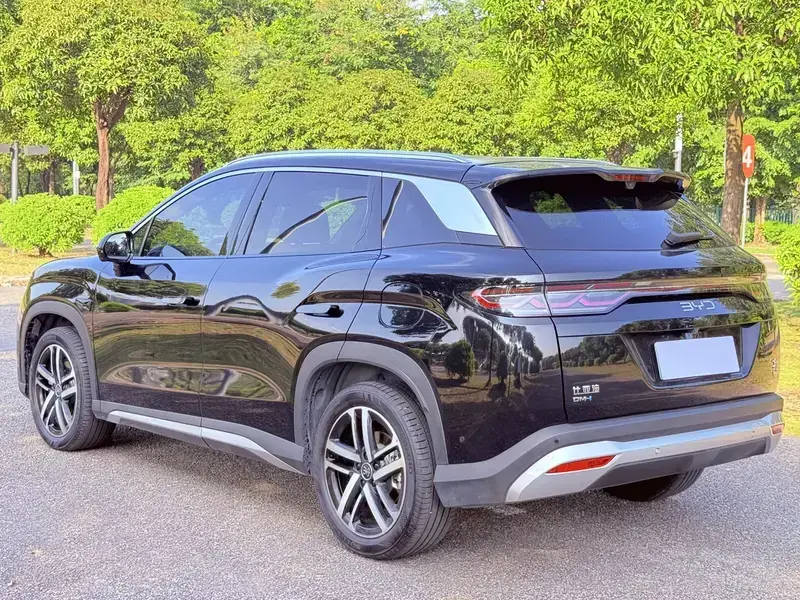 2025 BYD Song L с пробегом 10 000 км