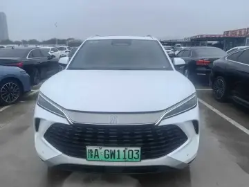 2025 BYD Song L с пробегом 16 000 км
