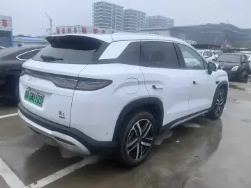 2025 BYD Song L с пробегом 16 000 км