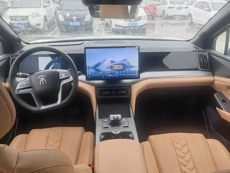 2025 BYD Song L с пробегом 16 000 км