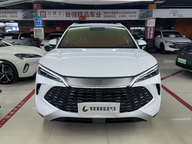 2025 BYD Song L с пробегом 28 000 км