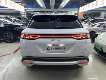 2025 BYD Song L с пробегом 28 000 км