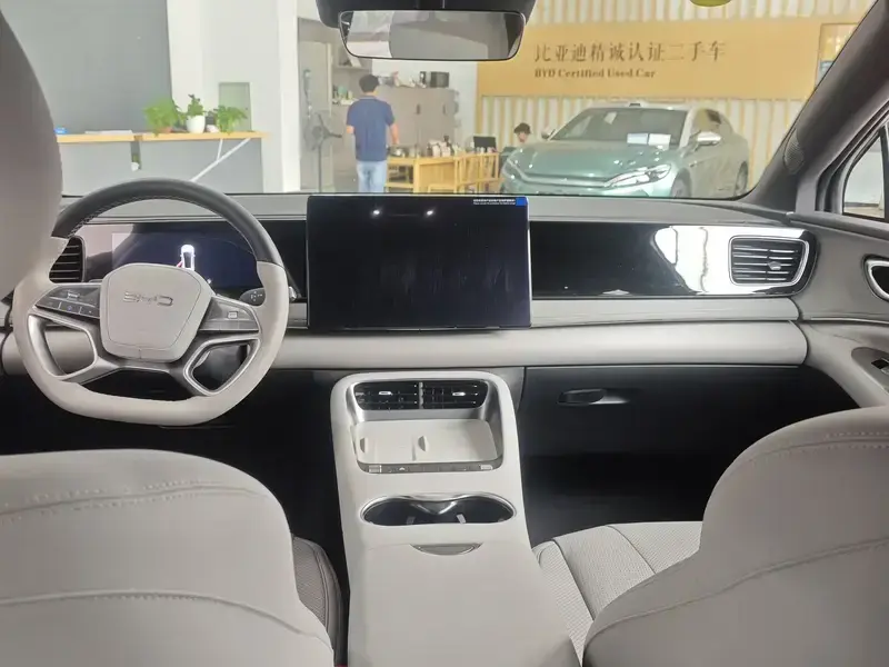 2025 BYD Sea Lion 06 с пробегом 8 000 км