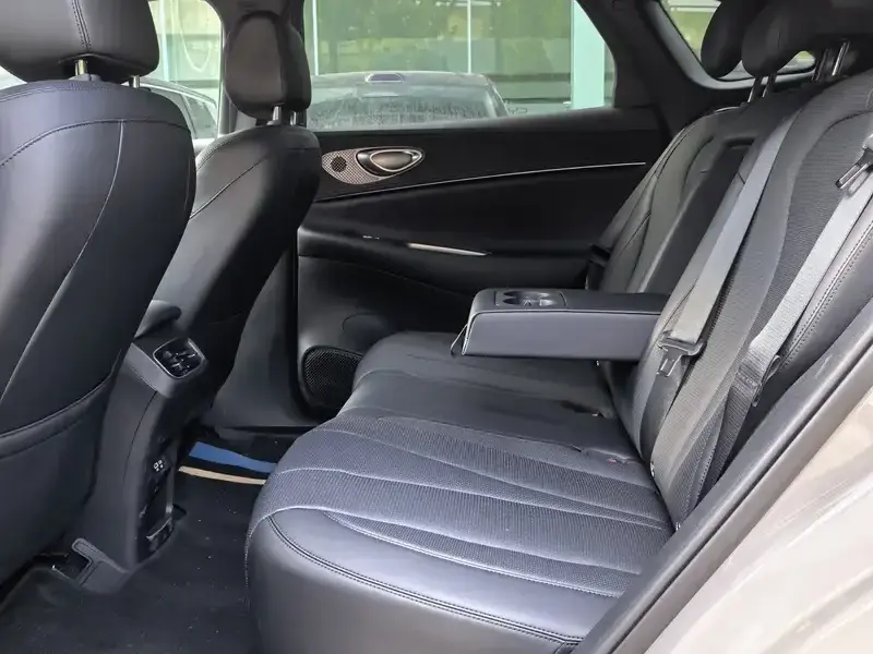 2025 BYD Sea Lion 06 с пробегом 4 600 км