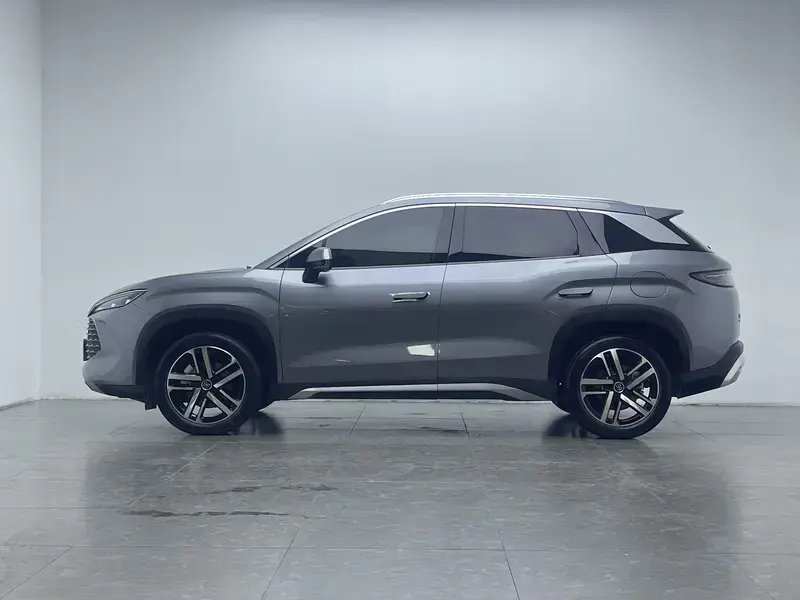 2024 BYD Song L с пробегом 26 900 км