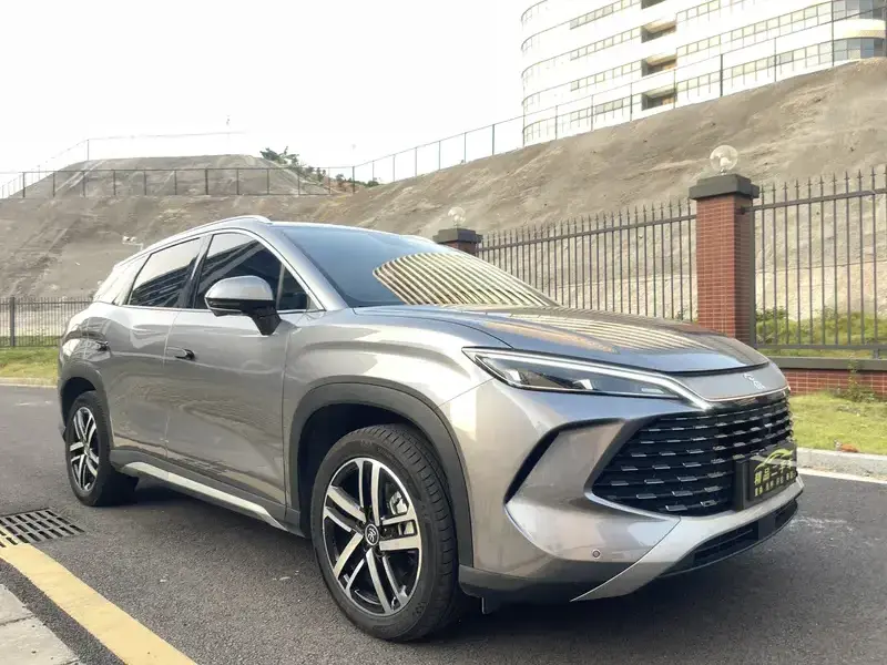 2025 BYD Song L с пробегом 44 000 км