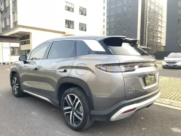 2025 BYD Song L с пробегом 44 000 км