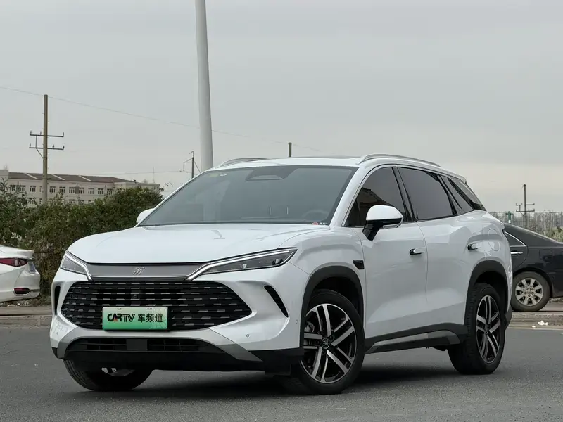 2025 BYD Song L с пробегом 5 000 км
