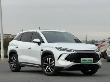 2025 BYD Song L с пробегом 5 000 км