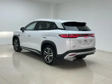 2026 BYD Song L с пробегом 400 км